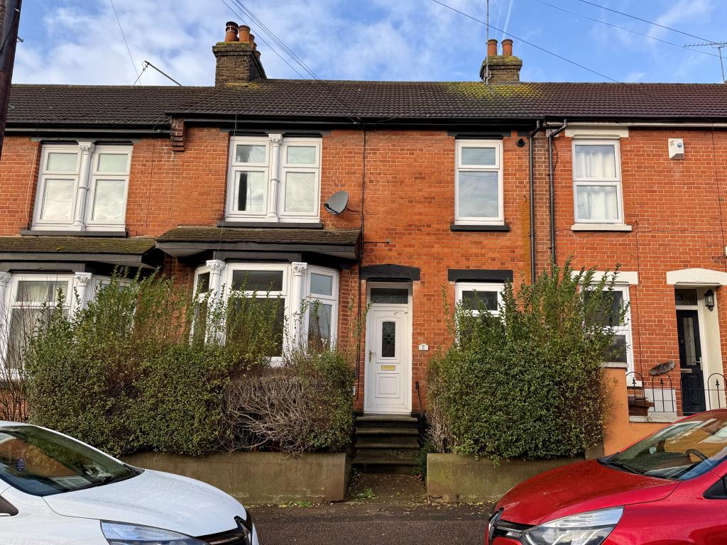 Lot: 53 - FREEHOLD PROPERTY ARRANGED AS TWO FLATS - Mid-terrace block of flats